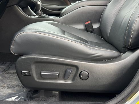 Used 2015 Toyota Highlander Limited w/ Driver Technology Package image 24