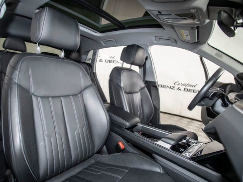 Used 2019 Audi e-tron Prestige AWD/4WD image 16