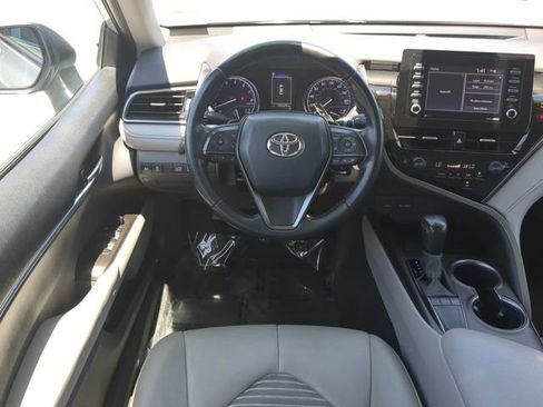 Used 2022 Toyota Camry SE image 15