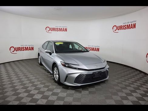 Used 2025 Toyota Camry LE FWD image 13