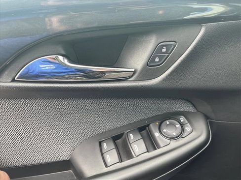 Used 2025 Chevrolet TrailBlazer LT image 16