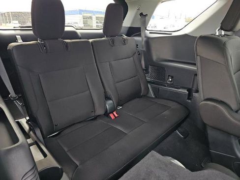 Used 2023 Ford Explorer XLT image 11