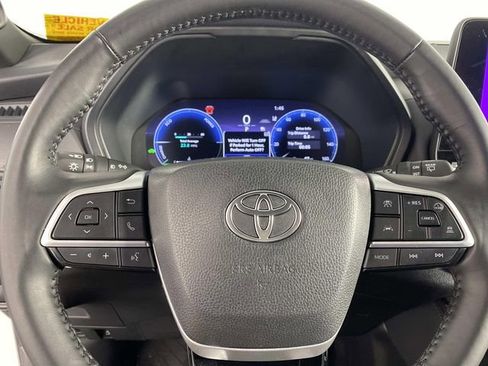 Used 2025 Toyota Grand Highlander Nightshade Edition image 16