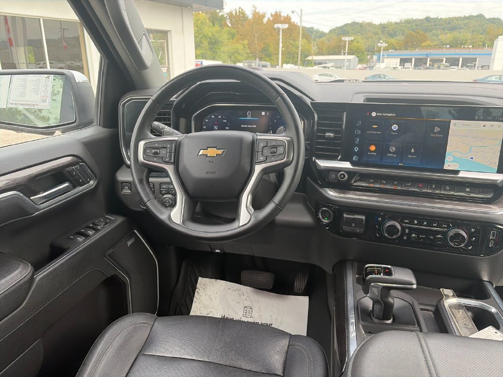 Used 2023 Chevrolet Silverado 1500 LTZ AWD/4WD image 17