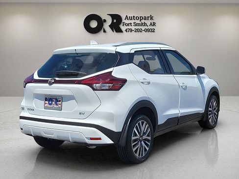 Used 2024 Nissan Kicks SV FWD image 5