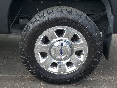 Used 2015 Ford F250 Lariat w/ Lariat Ultimate Package AWD/4WD image 6
