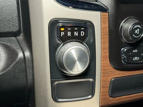 Used 2014 RAM 1500 Laramie RWD image 39
