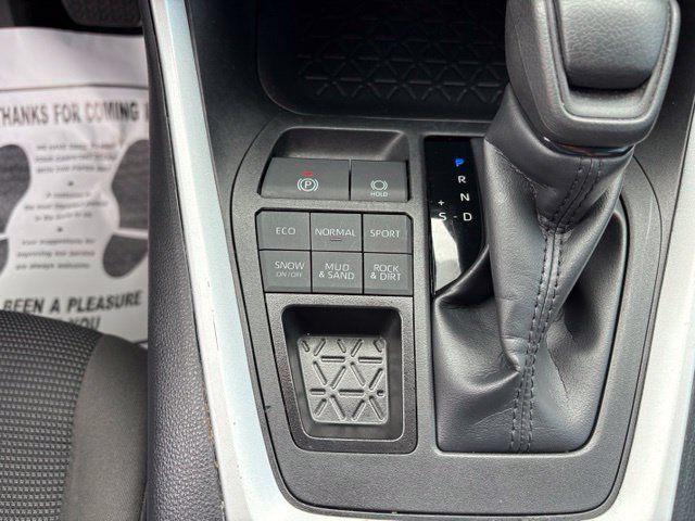 Used 2025 Toyota RAV4 LE AWD/4WD image 20
