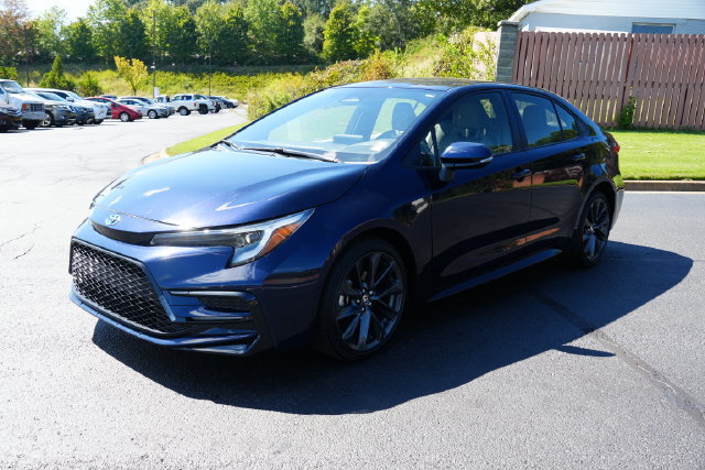 Used 2025 Toyota Corolla SE FWD image 3