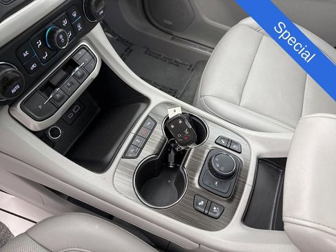 Used 2023 GMC Acadia SLT w/ Technology Package FWD image 25