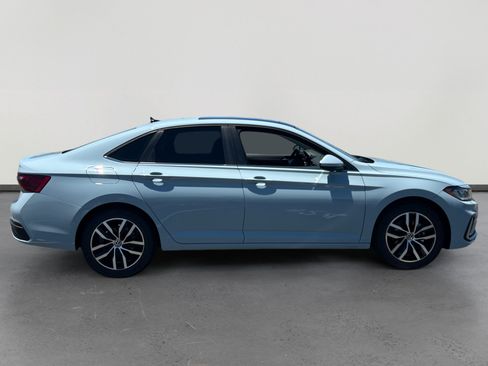 New 2026 Volkswagen Jetta SE FWD image 6