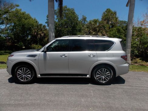 Used 2021 Nissan Armada SL w/ Captain's Chairs Package AWD/4WD image 11