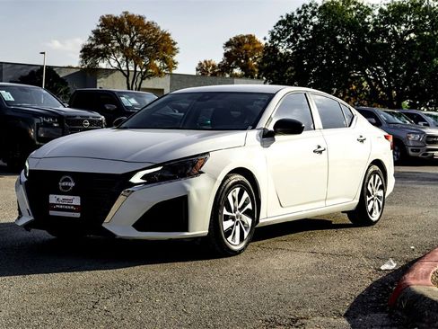 Used 2024 Nissan Altima 2.5 S image 9