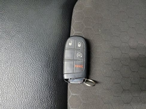 Used 2020 Jeep Compass Latitude w/ Popular Equipment Group AWD/4WD image 32