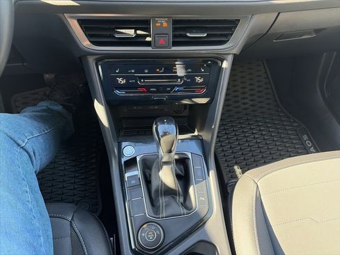 Certified 2025 Volkswagen Taos SE image 20