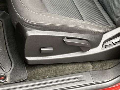 Used 2015 Chevrolet Colorado LT w/ LT Convenience Package AWD/4WD image 9