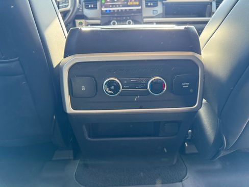 Used 2023 Ford Expedition Max XLT image 15