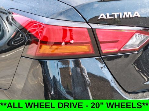 Used 2025 Nissan Altima 2.5 SV AWD/4WD image 7