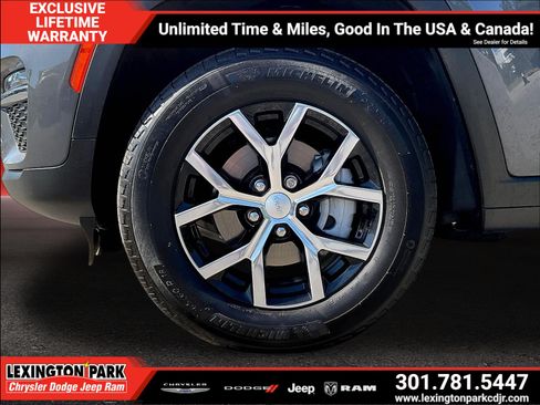 Used 2025 Jeep Grand Cherokee Limited AWD/4WD image 33