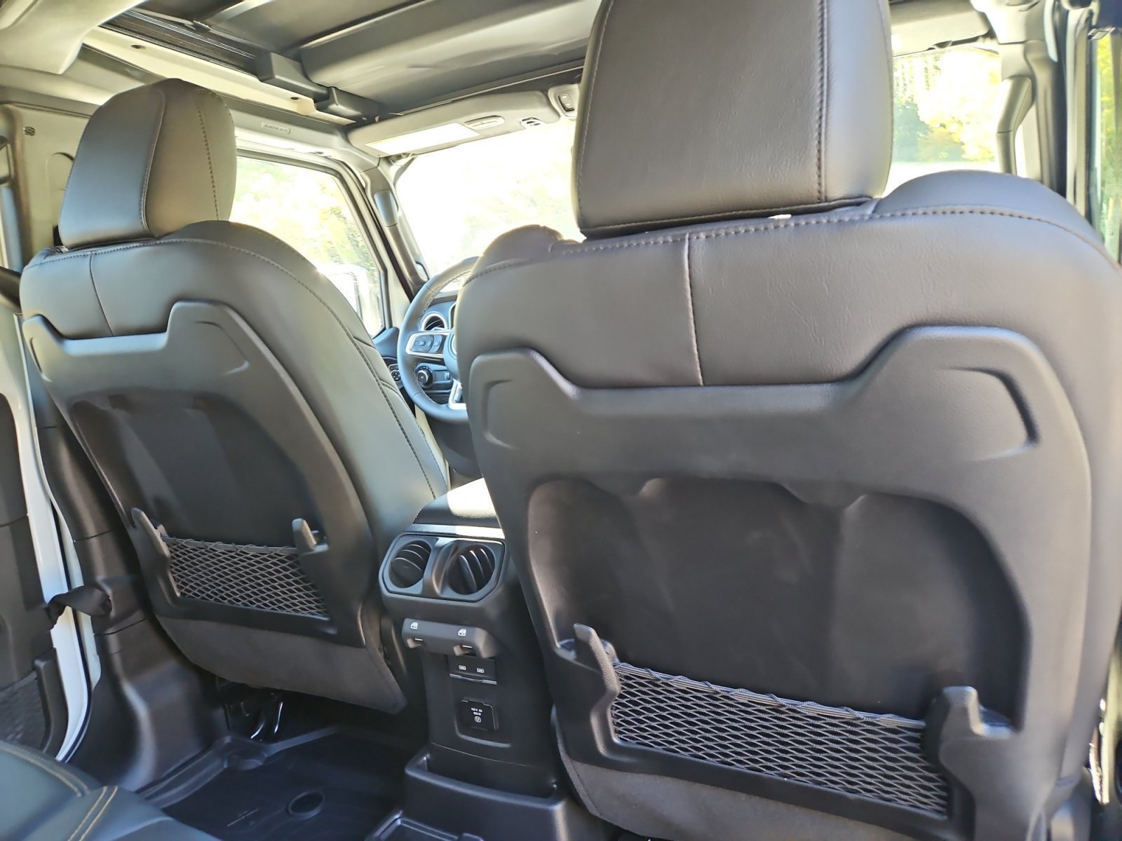 New 2027 Jeep Wrangler Unlimited Sahara AWD/4WD image 18