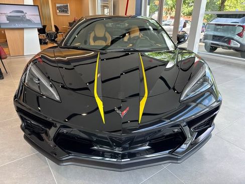 Used 2023 Chevrolet Corvette Stingray Preferred Cpe w/ Z51 Performance Package RWD image 2