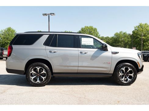New 2026 GMC Yukon AT4 w/ AT4 Premium Plus Package AWD/4WD image 9