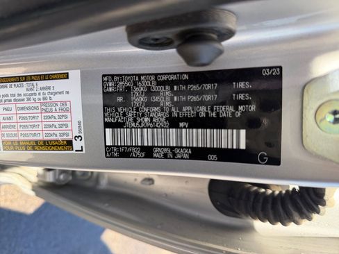 Used 2023 Toyota 4Runner SR5 AWD/4WD image 33