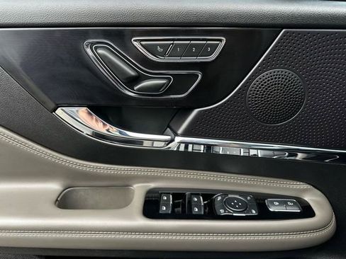 Used 2023 Lincoln Corsair AWD w/ Equipment Group 101A image 13