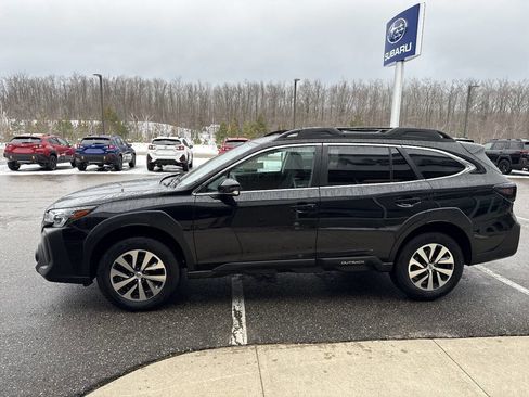 Used 2023 Subaru Outback Premium image 6