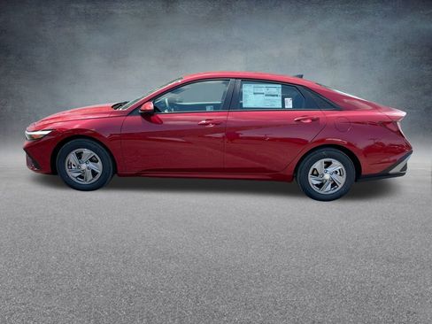 Used 2025 Hyundai Elantra SE image 28