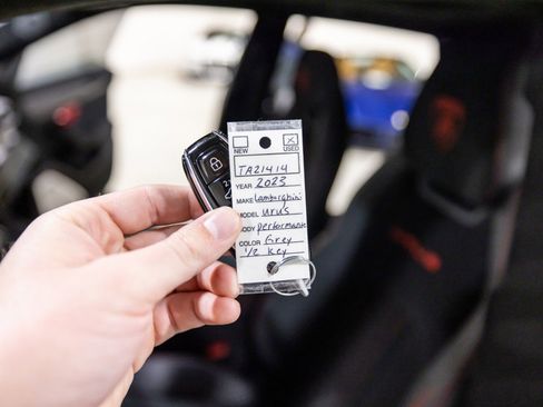 Used 2023 Lamborghini Urus Performante image 55