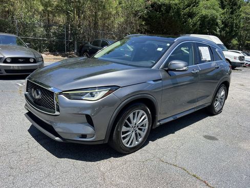 Used 2023 INFINITI QX50 Luxe FWD image 3