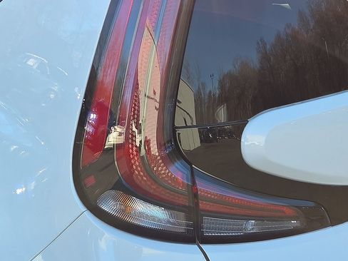 Certified 2023 Kia Soul GT-Line image 10