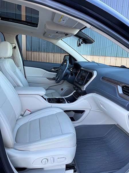 Used 2021 GMC Acadia Denali w/ LPO, Floor Liner Package AWD/4WD image 8