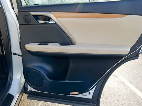 Used 2022 Lexus RX 350L Premium w/ Premium Package image 30