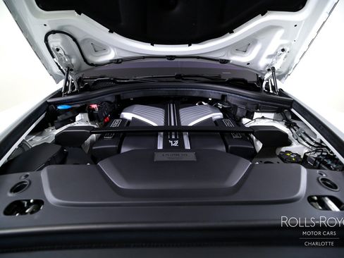 Certified 2024 Rolls-Royce Cullinan AWD/4WD image 37