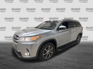 Used 2019 Toyota Highlander XLE FWD video 2