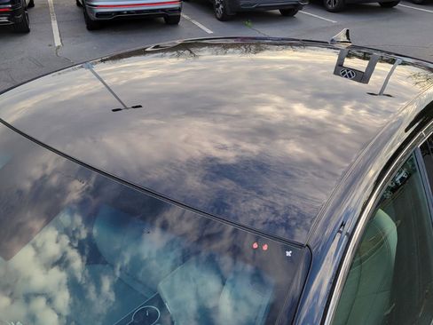 Used 2023 Genesis G70 2.0T image 12