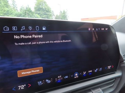 Certified 2025 Chevrolet Silverado EV LT AWD/4WD image 29