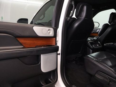 Used 2019 Lincoln Navigator Reserve w/ Cargo Package AWD/4WD image 31