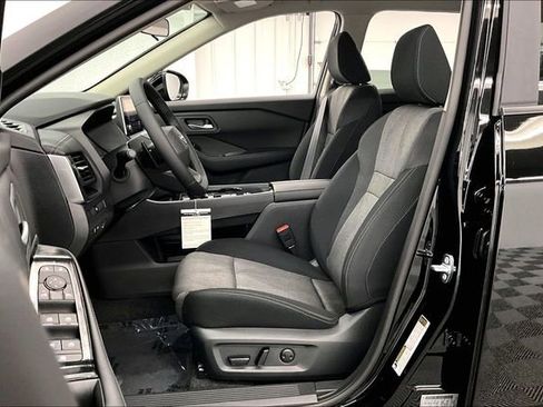 New 2026 Nissan Rogue SV image 10