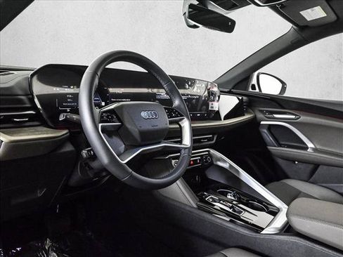 Certified 2025 Audi Q5 Premium w/ Convenience Package AWD/4WD image 10