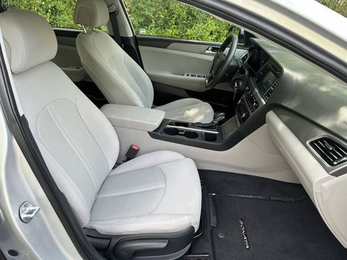 Used 2016 Hyundai Sonata SE FWD image 11