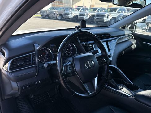 Used 2019 Toyota Camry SE FWD image 10