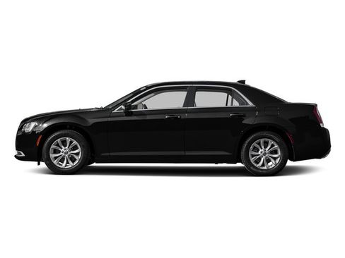 Used 2016 Chrysler 300 Limited image 6