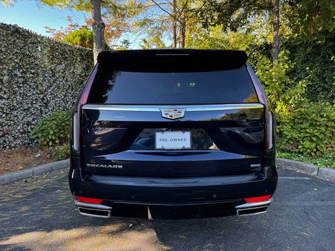 Used 2023 Cadillac Escalade Premium Luxury w/ Performance Package image 6
