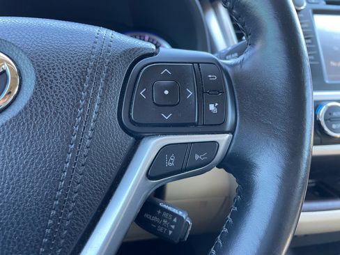 Used 2018 Toyota Highlander XLE image 8