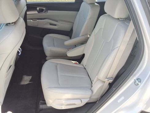 Used 2023 Kia Sorento EX image 28