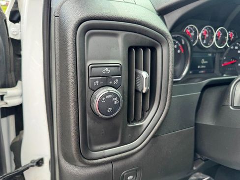 Used 2022 Chevrolet Silverado 1500 Custom w/ Safety Confidence Package RWD image 16