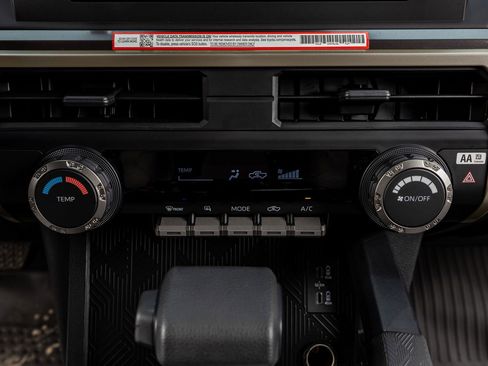 Used 2025 Toyota Tacoma SR5 image 28